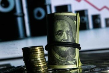 Апокалипсис рубля: 100 рублей за доллар становится реальностью