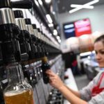 Нарколог предупредил об опасности учащения запоев из-за запрета пива