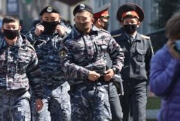 «Это удар»: как страны борются с коронавирусом, а побеждают оппозицию