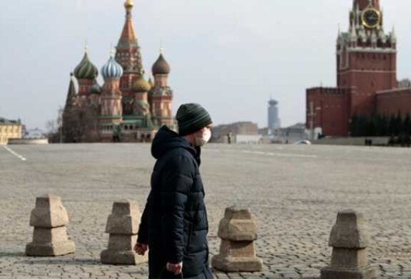 Дожить до июня: Кремль не слушает академиков и сам «лечит» народ, нагнетая панику