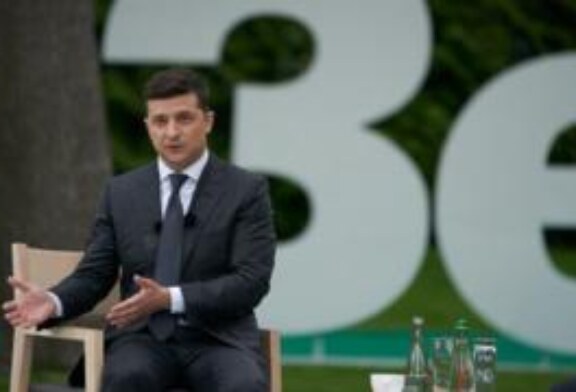“Работа сложная, никто спасибо не скажет”. О чем рассуждал Зеленский в годовщину президентства