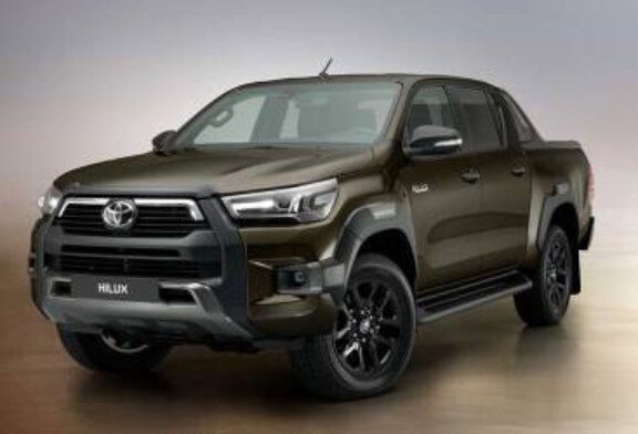 Обновленный Toyota Hilux стал похож на RAV4