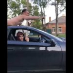 В Уссурийске поймали Toyota Celica с голым Суперменом на крыше