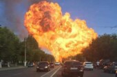 В Волгограде взлетела на воздух заправка. У нас есть видео эпичного взрыва с разных ракурсов