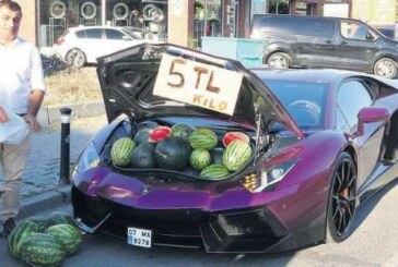Это надо видеть: в Турции торгуют арбузами из багажника Lamborghini