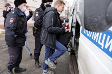 Кремль, всерьез обеспокоившись ближайшим будущим (бучей!), решил «завернуть гайки» уже почти до упора — Свободная Пресса