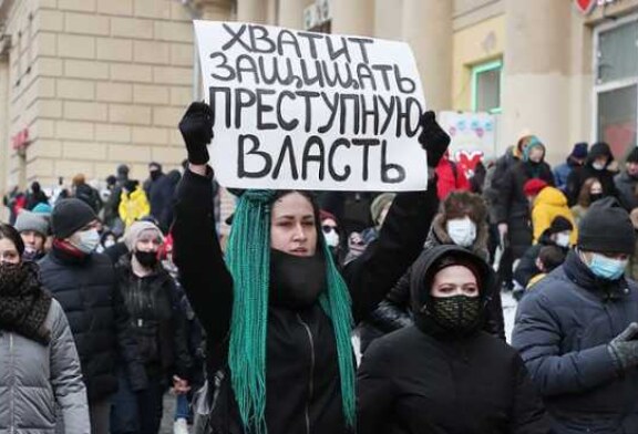 Рейтинг Путина продолжает падать, рейтинг Навального — расти — Свободная Пресса