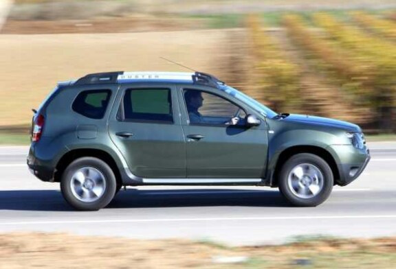 Автовладелец отсудил у салона 200 тысяч рублей за скрученный пробег на Renault Duster