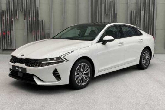 KIA K5 стал популярнее Toyota Camry в России