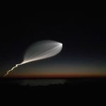 Ночные запуски SpaceX приводят к дорожным авариям (видео)