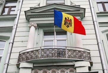 В Москве активисты провели акцию у посольства Молдавии